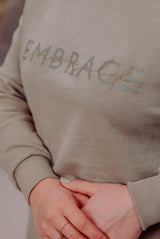 Elisa Sweatshirt "Embrace Yourself" schilfgrün